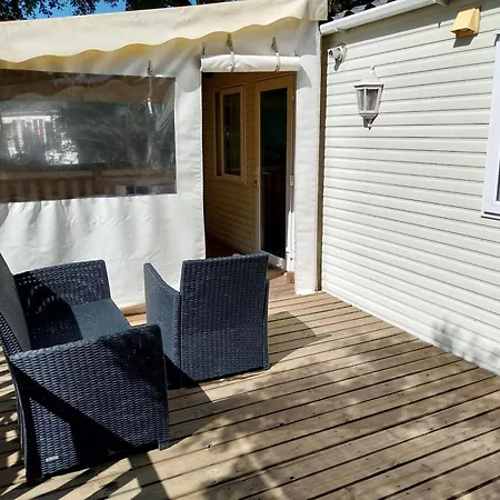 Accueillant A Gassin, 30 M², Piscine Partagee