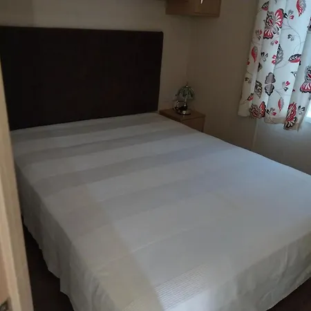 Accueillant A Gassin, 30 M², Piscine Partagee *
