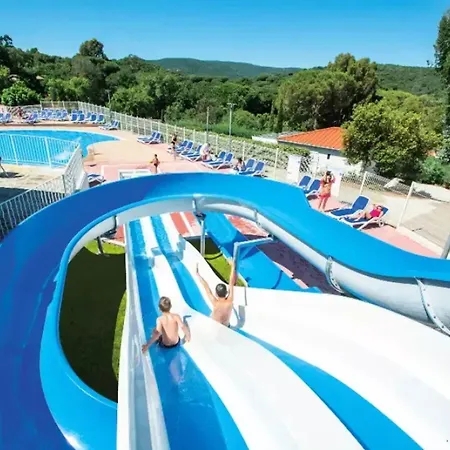 Accueillant A Gassin, 30 M², Piscine Partagee *